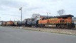 BNSF 5756 Passing 8391